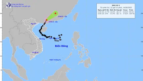 Bão suy yếu, không ảnh hưởng trực tiếp đến Việt Nam