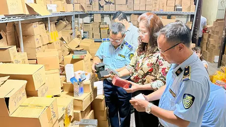 Mạnh tay xử lý buôn lậu, hàng giả