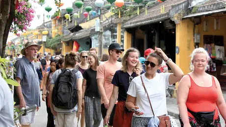 Lượng khách quốc tế đến Việt Nam cao nhất trong 10 năm