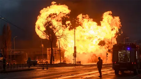 Nga, Ukraine tấn công các mục tiêu quân sự của nhau