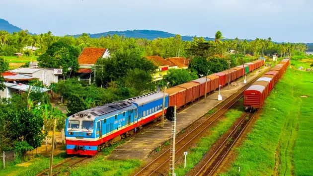 Khuyến khích doanh nghiệp tư nhân phát triển đường sắt