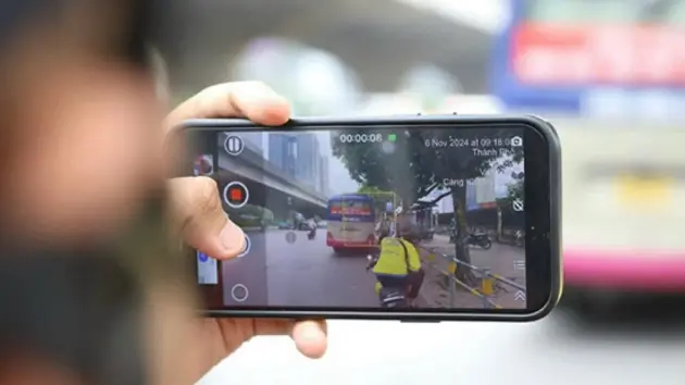 Thêm kênh tiếp nhận phản ánh vi phạm giao thông ở Hà Nội