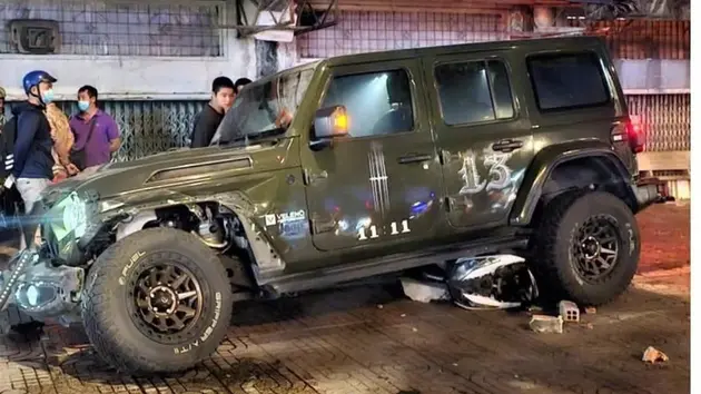 Lấy lời khai tài xế gây tai nạn liên hoàn chết người