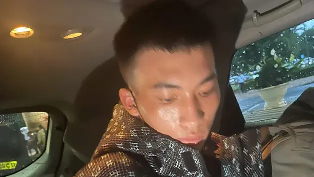Kẻ cướp tiệm vàng chạy trốn bằng đường hàng không