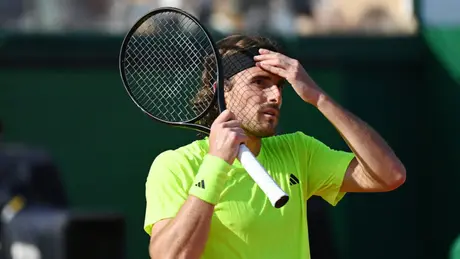 Stefanos Tsitsipas bị loại ngay vòng 2 Halle mở rộng