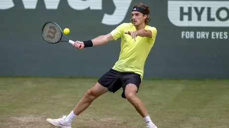 Alexander Zverev khởi đầu suôn sẻ tại Halle mở rộng