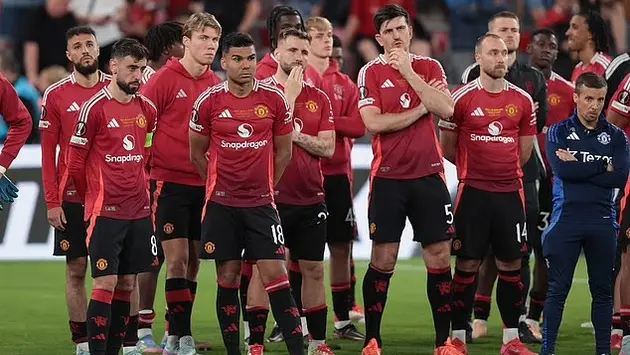 Manchester United tăng giá vé