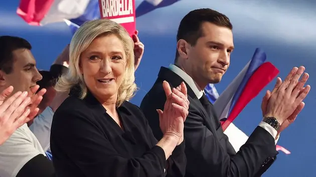 Cánh cửa quyền lực mở ra cho phe cực hữu tại Pháp