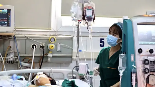 Bệnh sốt xuất huyết diễn biến phức tạp tại Hà Nội