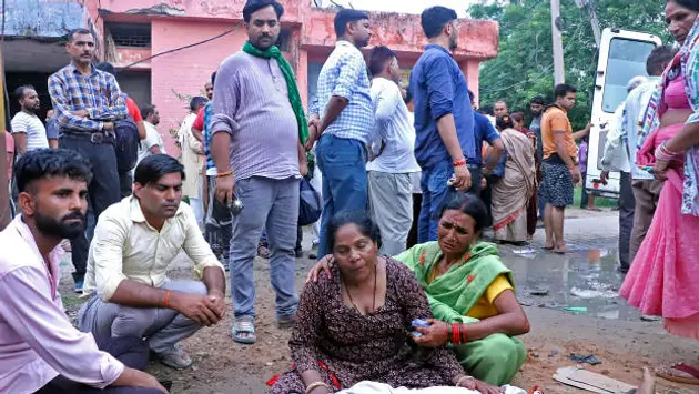 Giẫm đạp kinh hoàng tại Ấn Độ, 116 người thiệt mạng