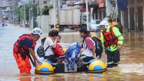 Mưa bão khiến gần 250.000 người dân Trung Quốc phải sơ tán