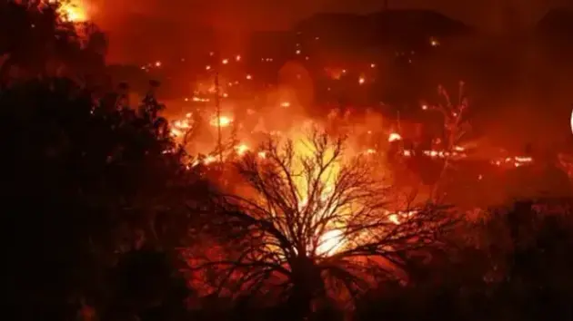 Cháy rừng nghiêm trọng tại California khi nhiệt độ lên 47°C